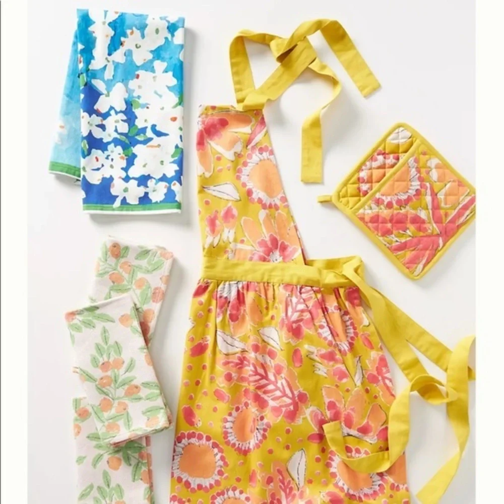 Anthropologie-Vera Perennial Pot Holder and Apron Set